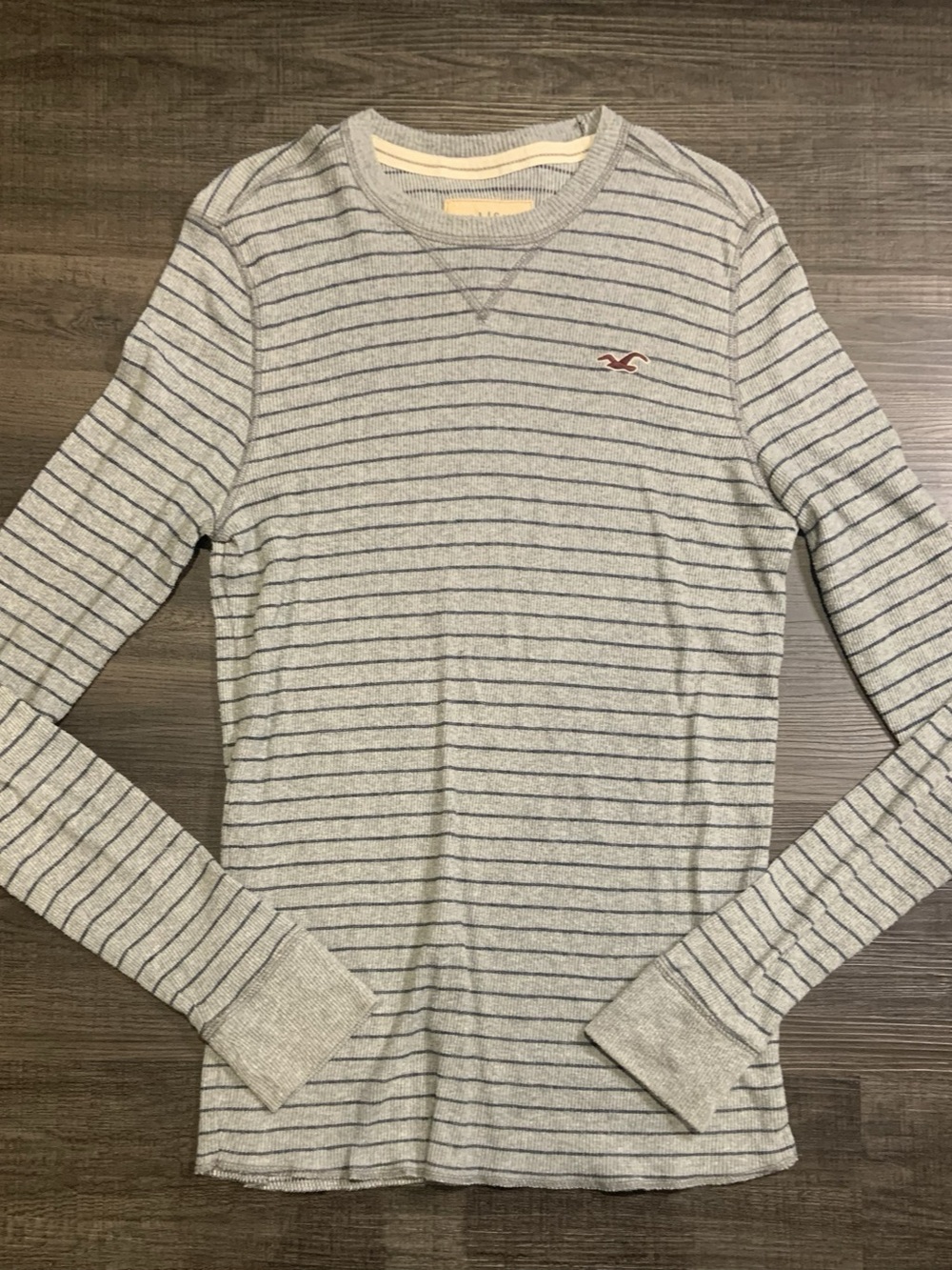 Hollister Striped Thermal Long Sleeve Shirt Striped Long Sleeve Tee in Gray &